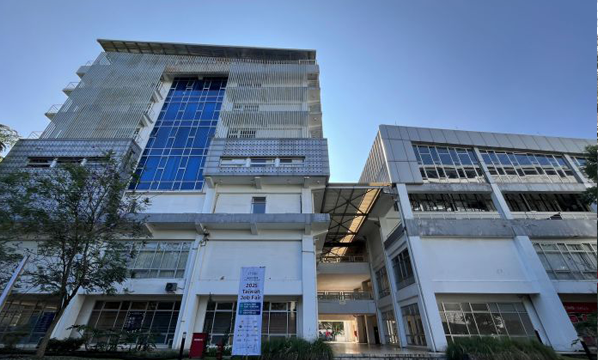 Gedung CRCS ITB