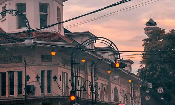 WARENHUIS DE VRIES, MALL PERTAMA DI BANDUNG1